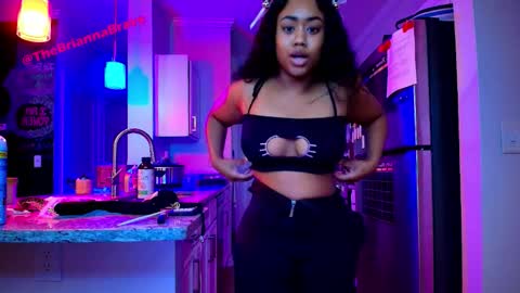 Snapshot of kat2025 chatting on October 2025 01:20:01 AM BriannaBrave online show from October 2025 01:20:01 AM