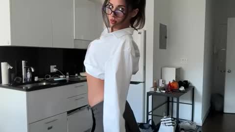 katarasimon online show from October 2025 04:40:02 PM