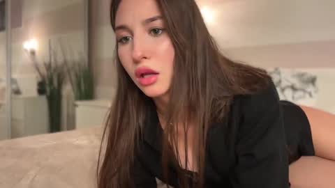 Kate online show from September 2025 04:31:02 PM