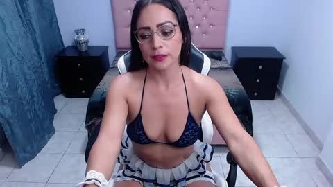 kate Tompson online show from December 2024 05:04:02 AM