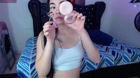katherine_10 online show from September 2025 05:47:02 PM