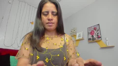 Paola online show from February 2025 12:39:01 PM