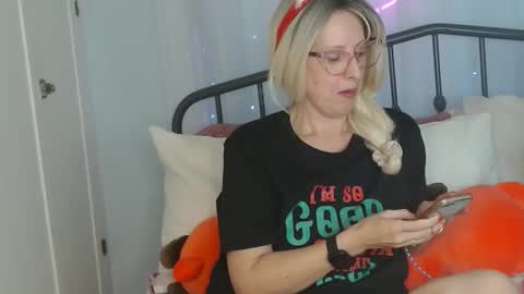 Katine LoveJoy online show from December 2025 02:51:02 AM