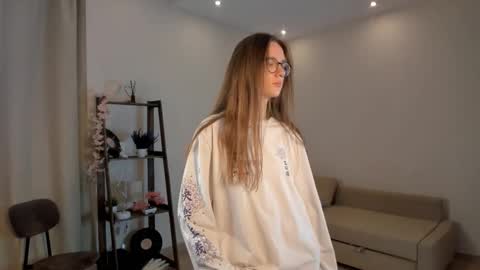 Snapshot of katinatonge chatting on October 2025 01:06:02 AM Scarlett online show from October 2025 01:06:02 AM