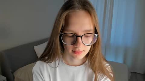 Snapshot of katinatonge chatting on October 2025 08:37:01 AM Scarlett online show from October 2025 08:37:01 AM