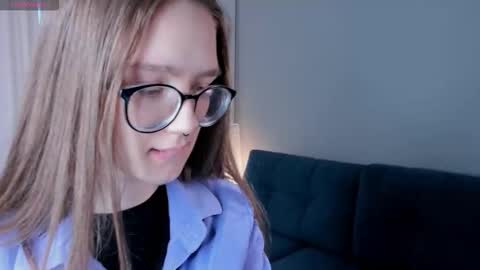 Snapshot of katinatonge chatting on November 2025 08:40:01 AM Scarlett online show from November 2025 08:40:01 AM