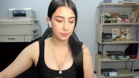 katty_love01 online show from September 2025 03:45:01 PM