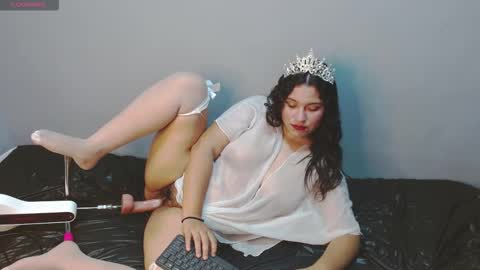 Katty Loveless online show from September 2025 07:08:01 AM