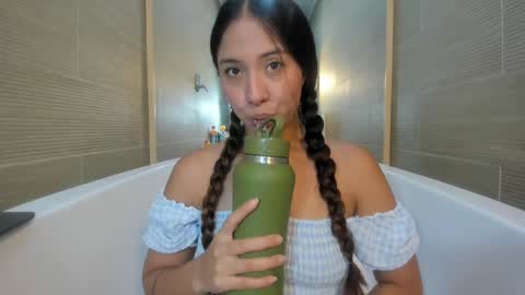 keiry_gonzalez11_aws online show from September 2025 12:32:01 AM