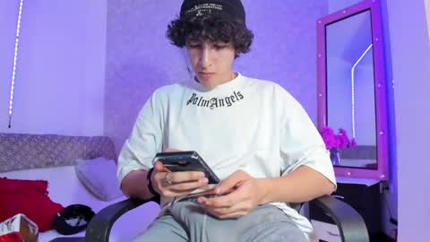 Kev online show from January 2025 10:44:02 PM