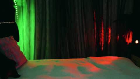 Snapshot of kess_edison chatting on December 2025 04:05:01 PM kess_edison online show from December 2025 04:05:01 PM