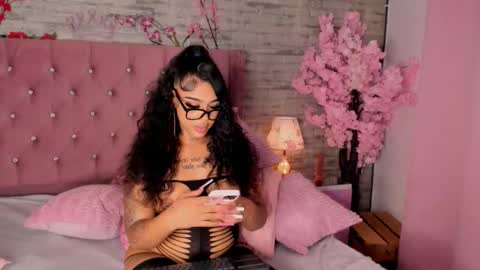 Khelany Isyy  online show from September 2025 02:08:01 PM