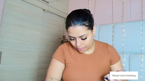    N         M online show from February 2025 11:43:02 AM