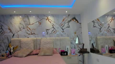    N         M online show from December 2025 11:28:02 AM