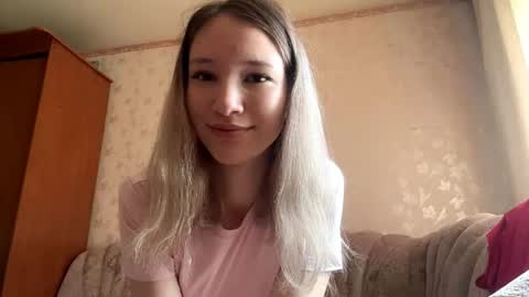 Kimi online show from September 2025 02:02:02 AM