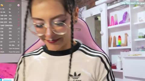 kiki online show from February 2025 05:54:01 PM
