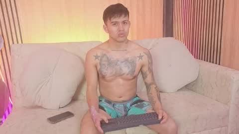 Snapshot of kingbrakly chatting on November 2025 04:12:02 AM Dani online show from November 2025 04:12:02 AM