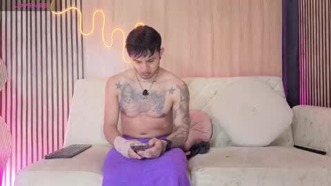 Snapshot of kingbrakly chatting on December 2025 03:23:01 AM Dani online show from December 2025 03:23:01 AM