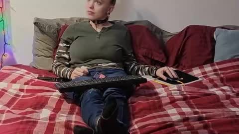 Snapshot of kingdidi530 chatting on December 2025 12:16:02 AM Scarred Thighs online show from December 2025 12:16:02 AM