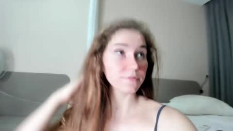 Snapshot of kiraempire chatting on November 2025 03:33:02 PM love you online show from November 2025 03:33:02 PM