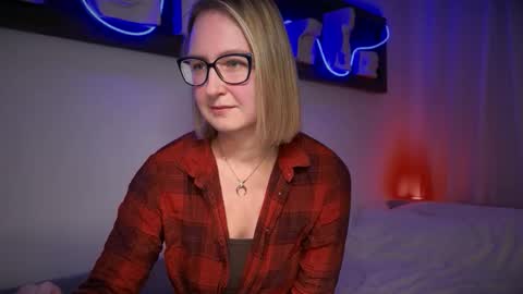 KiraFatex online show from December 2025 03:52:02 PM