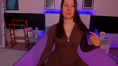 Snapshot of kiraneww chatting on December 2025 07:57:02 AM Kira online show from December 2025 07:57:02 AM