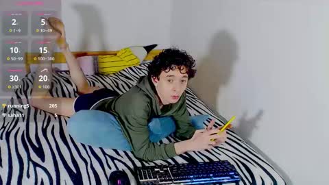 Snapshot of kiriae21 chatting on November 2025 02:01:01 PM Alan online show from November 2025 02:01:01 PM