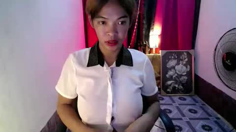 Snapshot of kisses_asian143 chatting on November 2025 04:08:02 PM VICTORIA online show from November 2025 04:08:02 PM