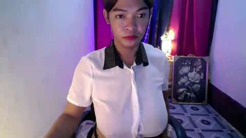 Snapshot of kisses_asian143 chatting on November 2025 09:32:01 AM VICTORIA online show from November 2025 09:32:01 AM