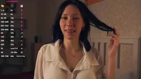 Emma online show from October 2025 08:18:02 PM