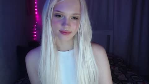 Emilia online show from February 2025 10:58:01 PM