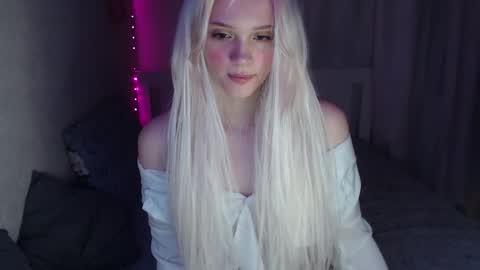 Emilia online show from March 2025 08:11:02 PM