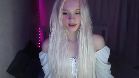 Emilia online show from March 2025 08:42:01 PM