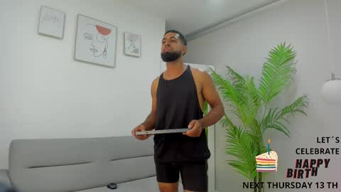 Kylliam Levis online show from March 2025 11:48:01 PM