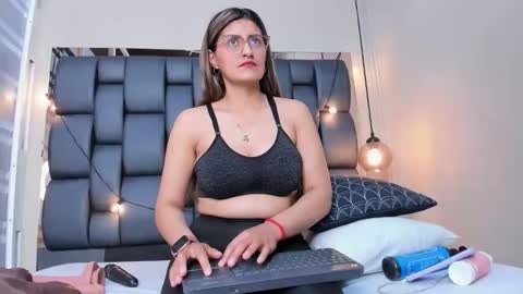 LADY  online show from September 2025 01:51:02 AM