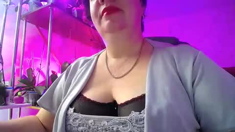 Lady Gloria online show from December 2024 04:01:01 AM