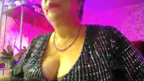 Lady Gloria online show from December 2024 03:28:02 PM