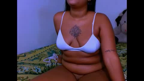 Snapshot of ladypussy69779756 chatting on October 2025 12:44:01 AM laura online show from October 2025 12:44:01 AM