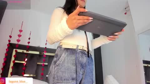 Laguna Blue online show from February 2025 12:00:02 PM