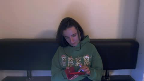Laima online show from December 2024 07:06:01 PM