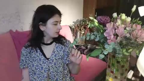 Snapshot of lama111111mama chatting on December 2024 12:44:01 AM I work 5PM to 9 PM EST New York online show from December 2024 12:44:01 AM