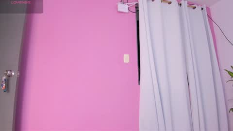 lapeligrosa_ online show from December 2024 12:06:01 PM