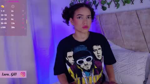 Snapshot of lara_gil_ chatting on September 2025 01:22:01 PM Lara Gill online show from September 2025 01:22:01 PM