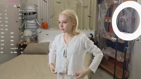 Snapshot of lashandramorgans chatting on November 2025 01:05:02 AM Emilia for my friends Amy online show from November 2025 01:05:02 AM