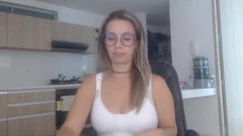 Snapshot of latinpaprika chatting on December 2025 11:59:01 AM latinpaprika online show from December 2025 11:59:01 AM