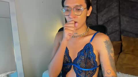 lauraagomezz__ online show from February 2025 01:47:01 AM