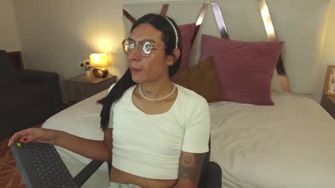 lauraagomezz__ online show from February 2025 11:12:02 PM
