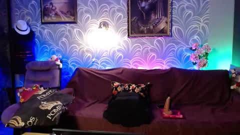Laura online show from December 2024 03:59:02 PM