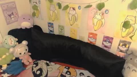 Snapshot of laurachan chatting on January 2025 10:27:01 PM LauraChan online show from January 2025 10:27:01 PM
