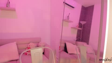 Lau online show from September 2025 12:05:01 PM